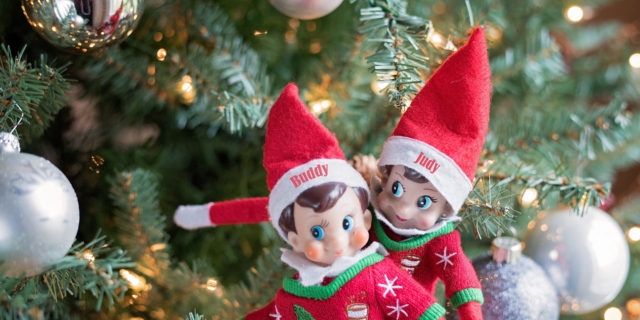 Elf on the shelf: storia, idee, scherzi da fare ai bambini e il parere della psicologa