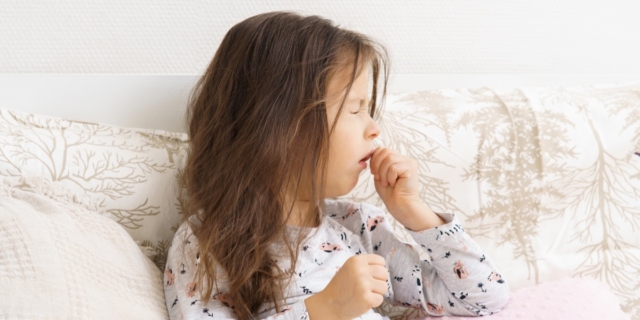 Tosse nei bambini: tipologie, cosa fare e rimedi
