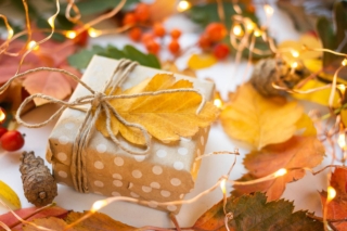 Modern,Gift,Wrapping.,Doted,Craft,Gift.,Present,Box,With,Copy