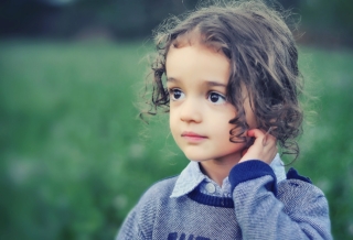 Tricotillomania: cosa vuol dire se il bambino si strappa i capelli? Perché succede?