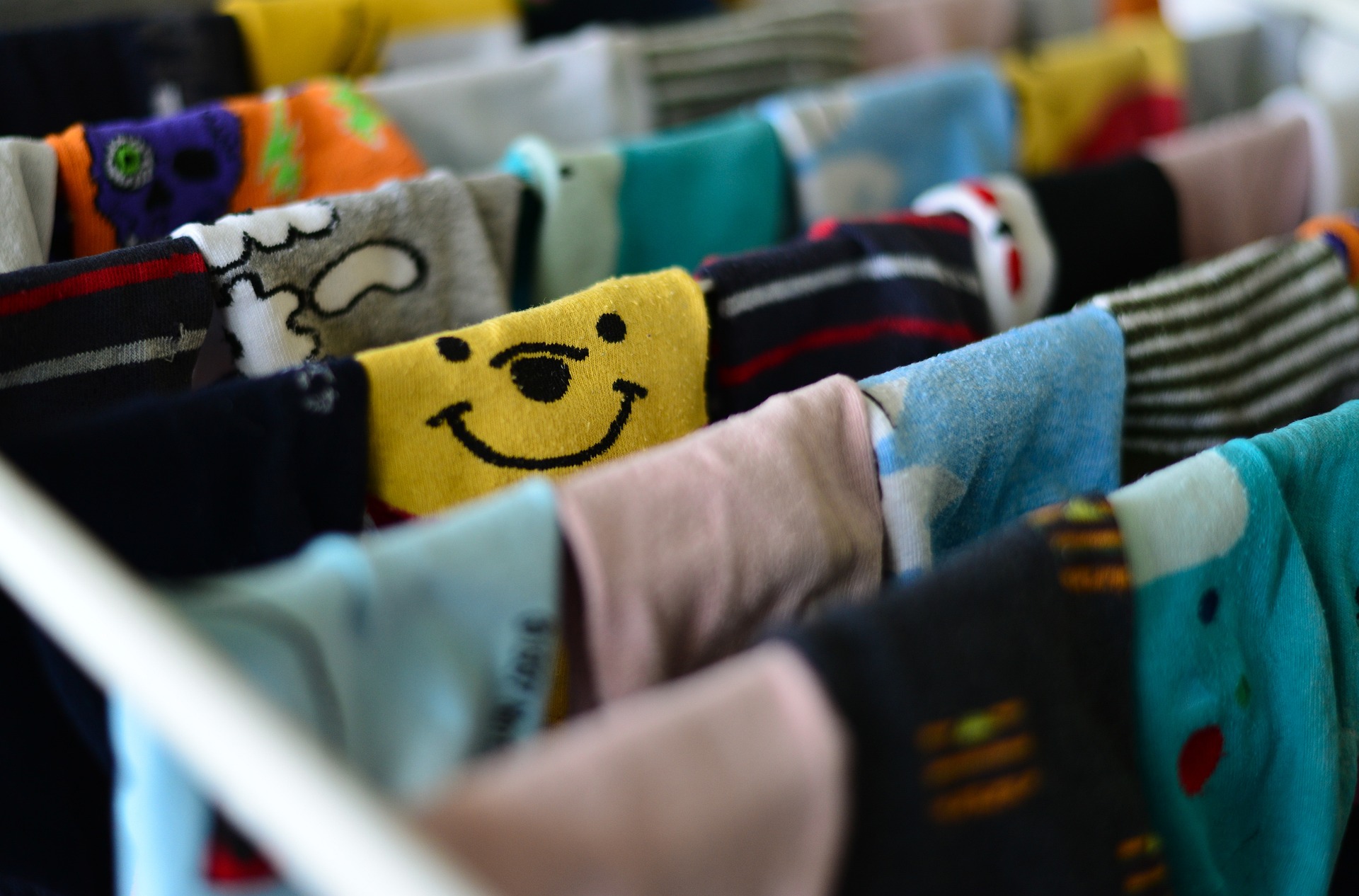 6 febbraio 2026 Giornata dei calzini spaiati: celebriamo la diversità -  BimbiSanieBelli.it