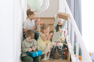 Come organizzare un compleanno a casa per bambini: idee e giochi divertenti