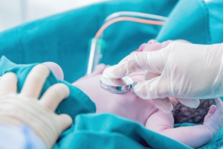 UniCamillus lancia il primo protocollo per i neonati con bronchiolite in terapia intensiva