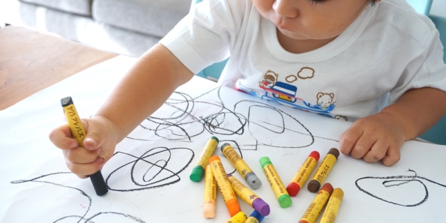 Come interpretare i disegni dei bambini: i consigli dell’esperta