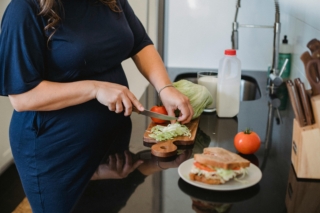 Listeriosi e gravidanza: sintomi, rischi e alimenti da evitare