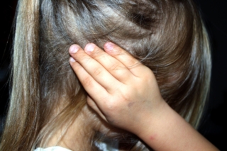 Abusi sui minori: quali sono i segnali per capire se un bambino li subisce?