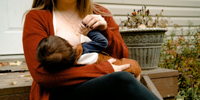 Mastite al seno: sintomi, cause e come curare l’infiammazione al seno quando si allatta