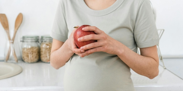 Alimentazione in gravidanza: linee guida, tabella e cosa evitare