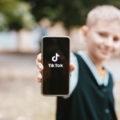 adolescenti e tiktok