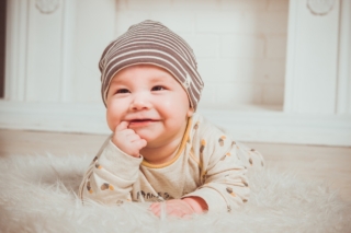 Denti da latte, quanti sono e quando iniziano a cadere?