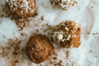 Praline datteri noci e cocco Praline datteri noci e cocco