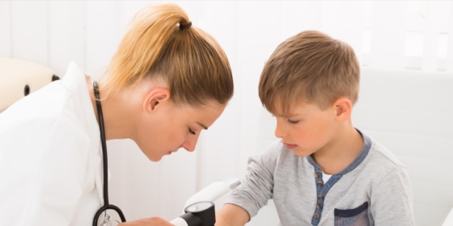 Melanoma: sintomi, come riconoscerlo e proteggere i bambini