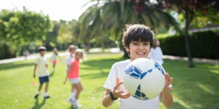 Calcio per bambini: pro e contro di uno sport “di famiglia”