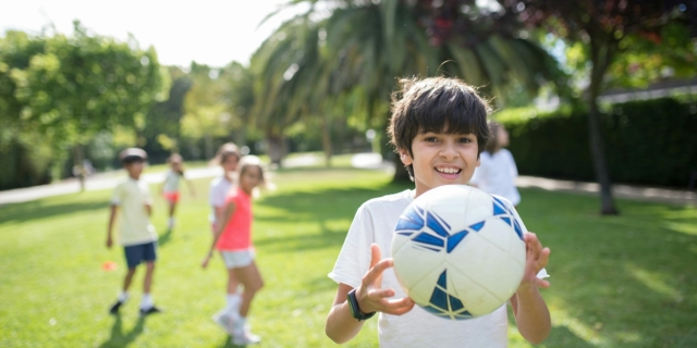 Calcio per bambini: pro e contro di uno sport “di famiglia”