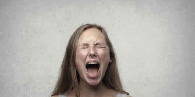 Forfora: cause e come combatterla negli adolescenti