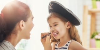 Come scegliere i trucchi di Halloween: i consigli della dermatologa