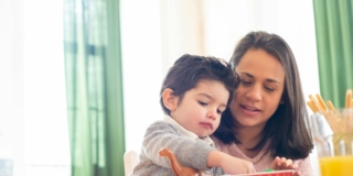 Quando iniziare a dare l’uovo al bambino durante lo svezzamento