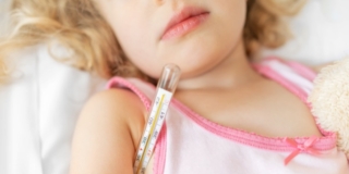 Convulsioni febbrili nei bambini: sintomi, cosa fare e quando preoccuparsi