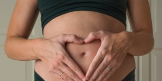 Candida in gravidanza: come riconoscerla e curarla Candida in gravidanza: come riconoscerla e curarla
