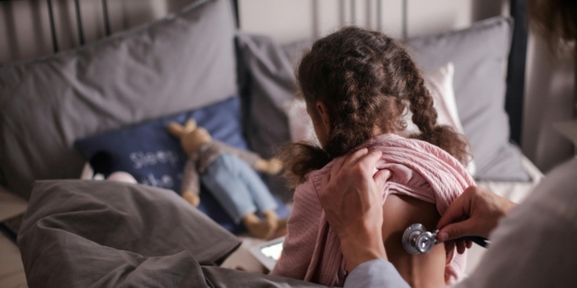 Polmonite nei bambini: sintomi, cause e prevenzione