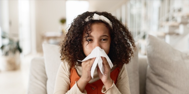 Raffreddore nei bambini: si cura e si previene con una corretta igiene del naso
