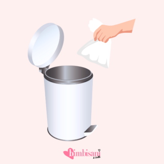 Step per cambiare il pannolino: butta il pannolino sporco Step per cambiare il pannolino: butta il pannolino sporco