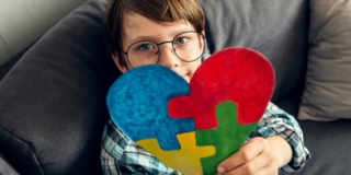 Autismo e disturbi dello spettro autistico: sintomi e cause