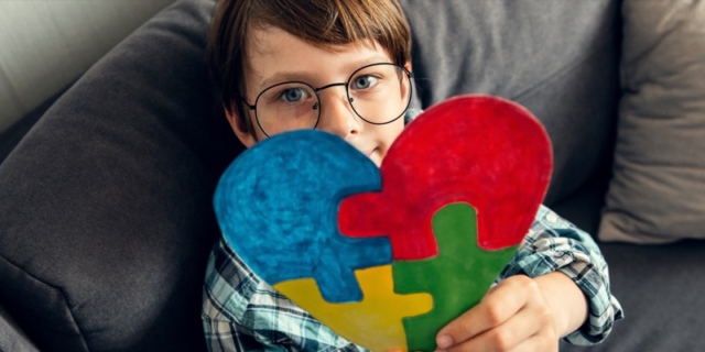 Autismo e disturbi dello spettro autistico: sintomi e cause