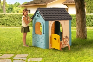 BAMBINI E CASETTA BAMBINI E CASETTA