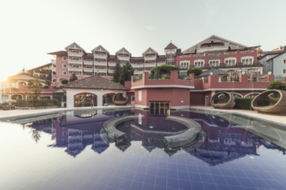 Ingresso cavallino hotel