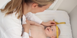 Circonferenza cranica neonato: misure, tabella e perché si misura
