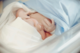 Suzione non nutritiva del neonato: cos’è e che importanza ha