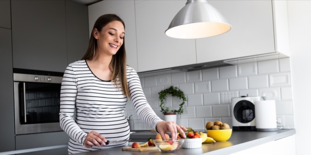 Cosa mangiare a colazione in gravidanza: i consigli della nutrizionista Chiara Boscaro