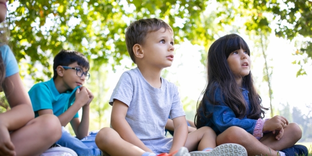 Gioco del silenzio di Maria Montessori: come funziona e a cosa serve