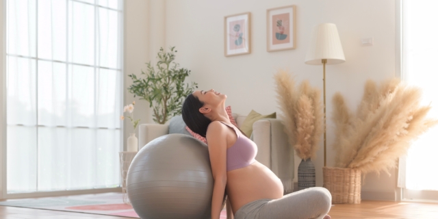 Yoga in gravidanza: benefici e controindicazioni