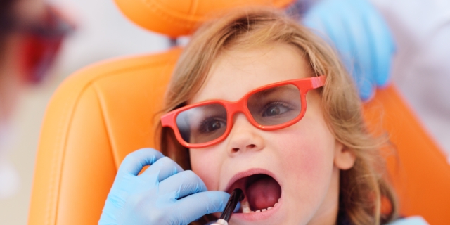Sigillatura denti nei bambini: quando e perché farla