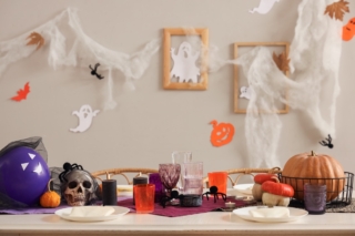 Come apparecchiare la tavola di Halloween con i bambini: idee, centrotavola e segnaposto fai da te Come apparecchiare la tavola di Halloween con i bambini: idee, centrotavola e segnaposto fai da te