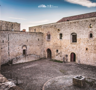 castello-lagopesole castello-lagopesole