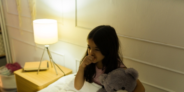 Tosse notturna nei bambini: 8 rimedi rapidi e efficaci per calmarla