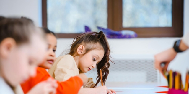 Scuola senza zaino: pro e contro di un metodo educativo non tradizionale