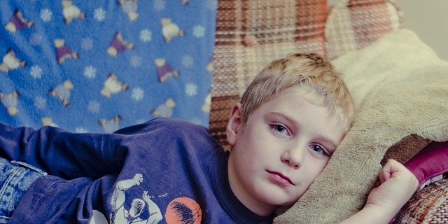 Sinovite o raffreddore dell’anca nei bambini: come si manifesta e come si cura