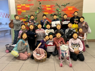 I ragazzi della 5A della scuola Morosini di Milano al No #Backpackday del 10 dicembre 2025 I ragazzi della 5A della scuola Morosini di Milano al No #Backpackday del 10 dicembre 2025