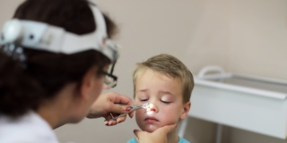 Adenoidi nei bambini: a cosa servono, come si vedono e sintomi allarmanti
