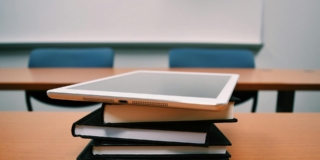 Bonus libri 2026: come funziona, Isee e domanda Bonus libri 2026: come funziona, Isee e domanda