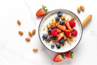 Yogurt frutta e cereali Yogurt frutta e cereali