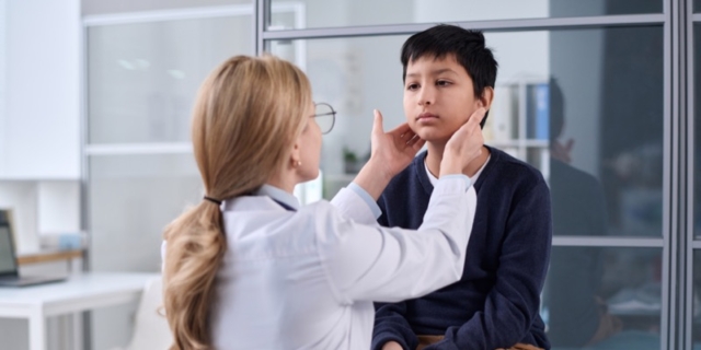 Emergenza meningite in Uk, aumentano i casi: epidemia da arginare