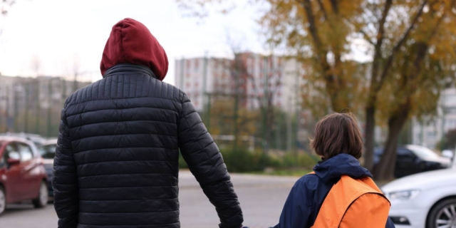 Bambini rapiti: la psicosi collettiva che si alimenta da sola
