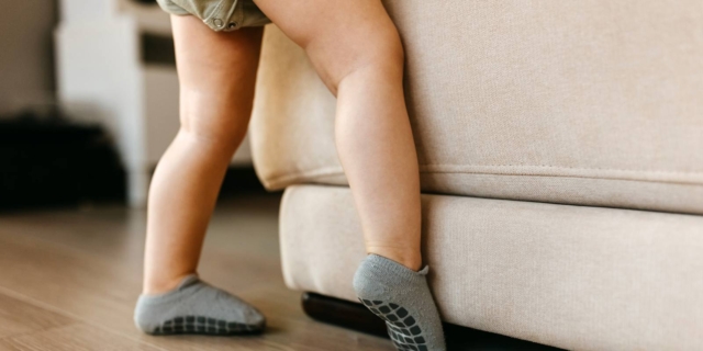 Calze antiscivolo per bambini: perché è importante indossarle