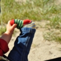 I bambini si tolgono sempre i calzini
