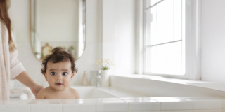 Bagnetto del bebè, una coccola di dolcezza